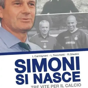 Simoni si nasce. Tre vite per il calcio. Ediz. a colori Offerta
